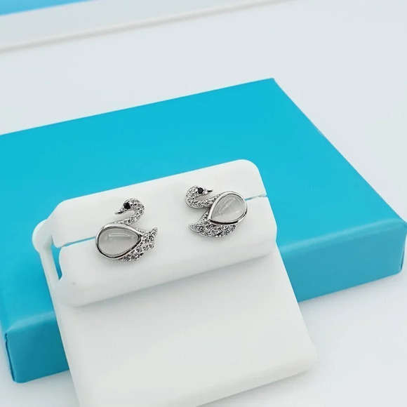 "925 Sterling Silver CZ Beautiful Earrings for Women, 1USPAR4129 - Picture 11 of 11